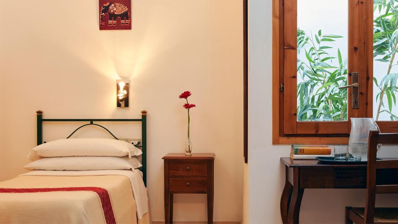 Cagliari Novecento Hotel ภายนอก รูปภาพ