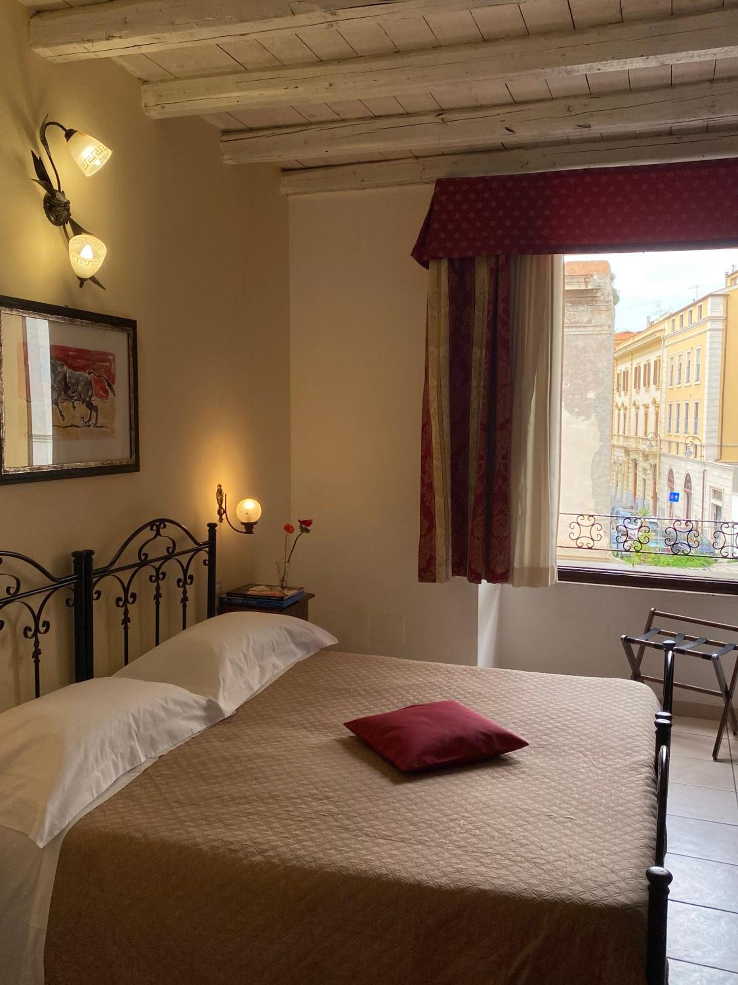 Cagliari Novecento Hotel ภายนอก รูปภาพ