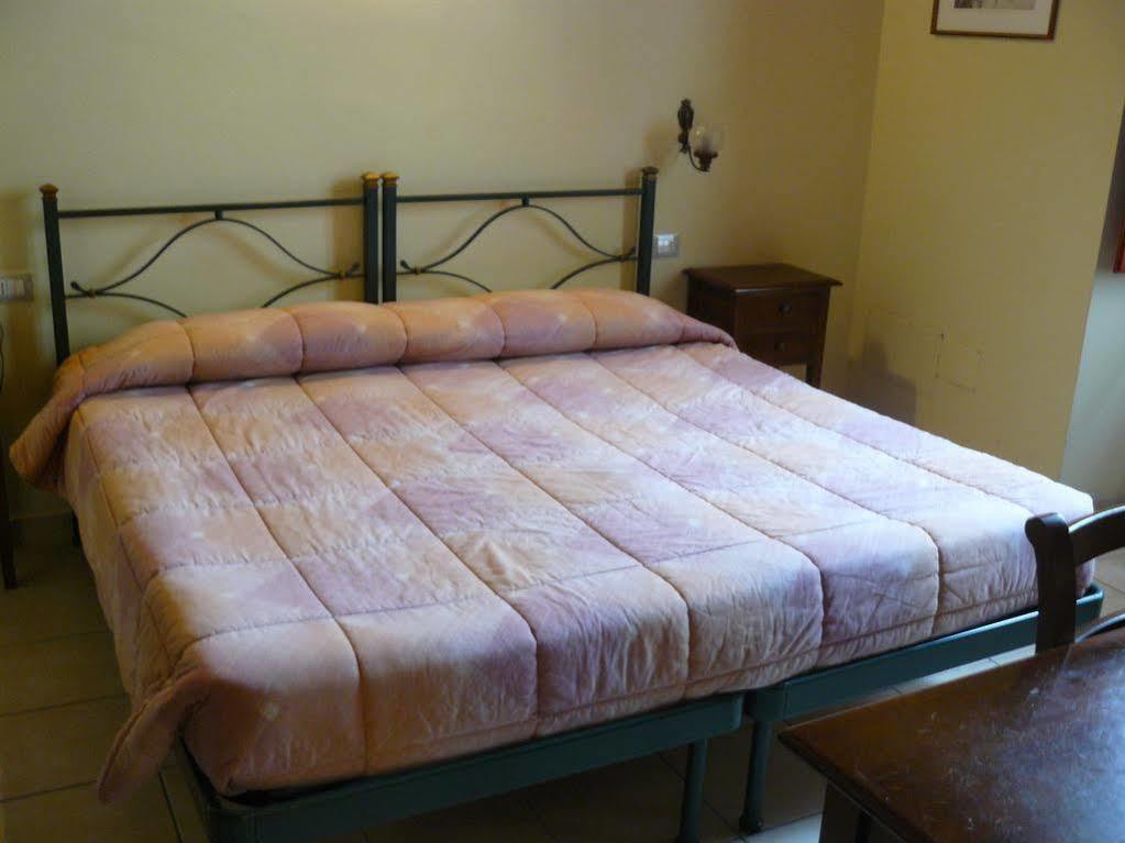 Cagliari Novecento Hotel ภายนอก รูปภาพ