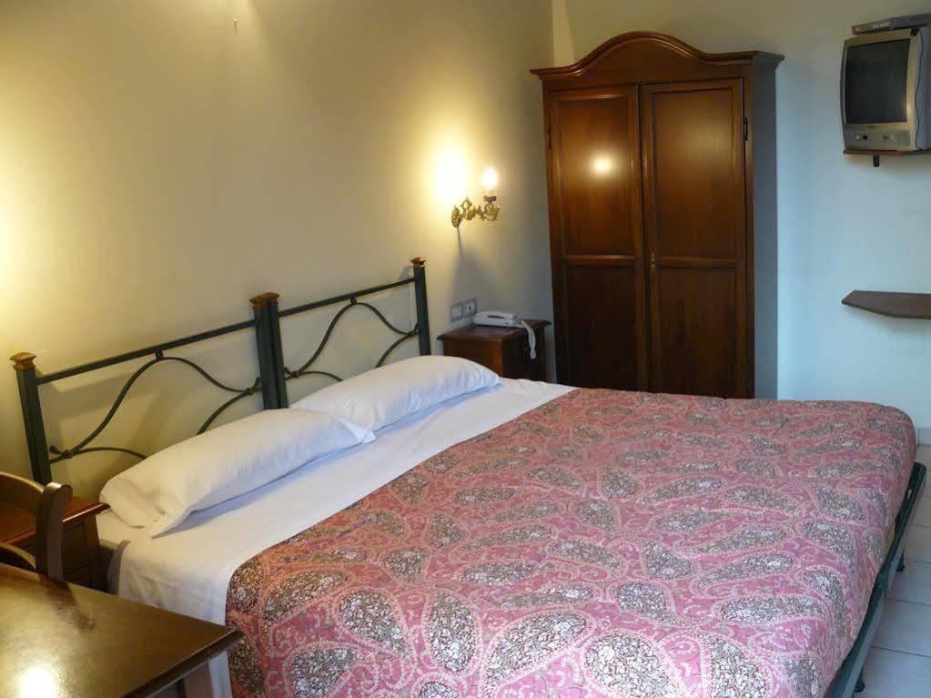 Cagliari Novecento Hotel ภายนอก รูปภาพ